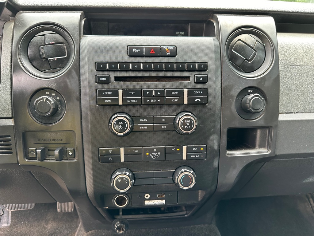 Photo 10 of this FORD F150 XL