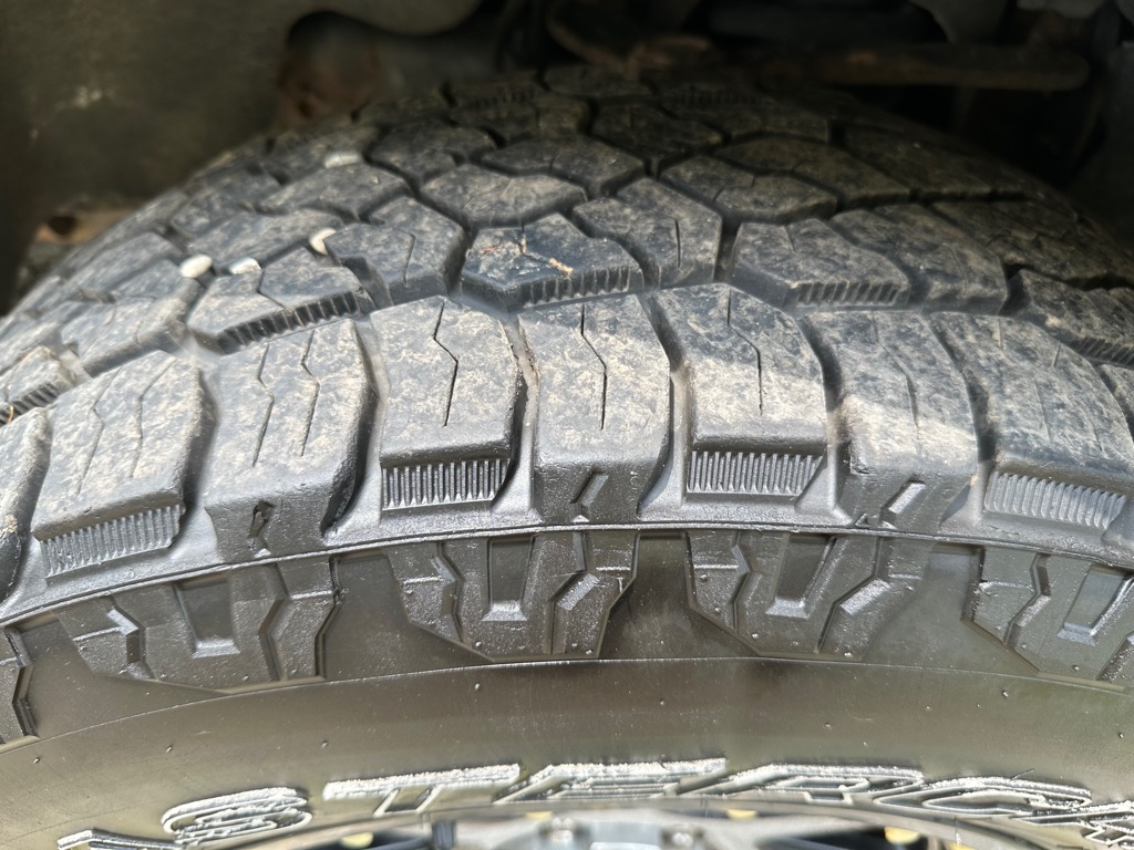 Photo 28 of this FORD F150 XL