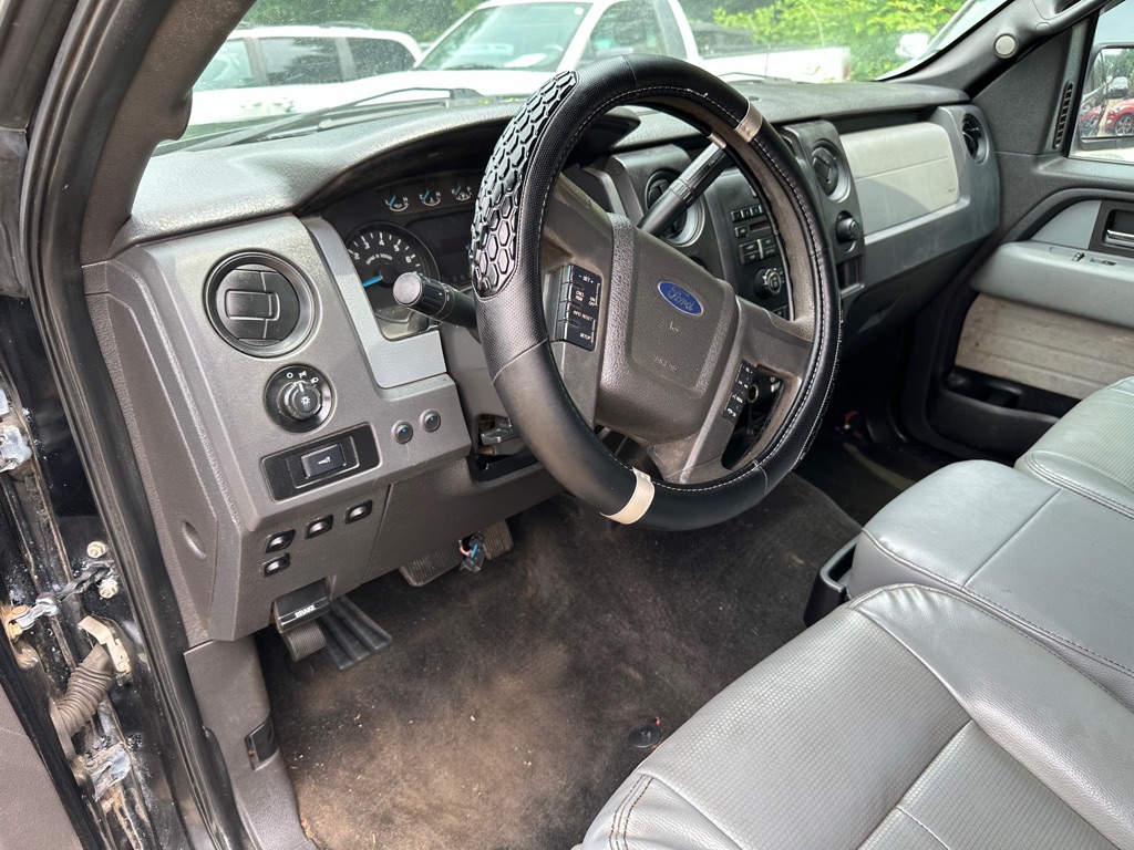 Photo 15 of this FORD F150 XL