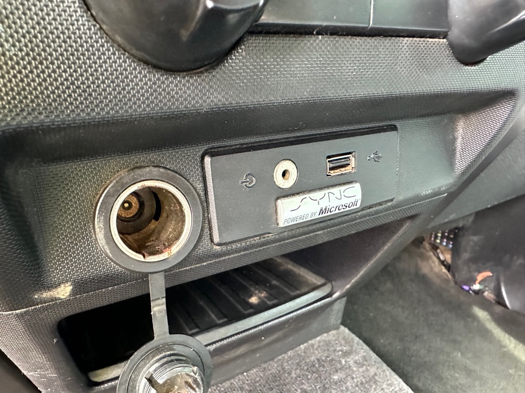 Photo 8 of this FORD F150 XL
