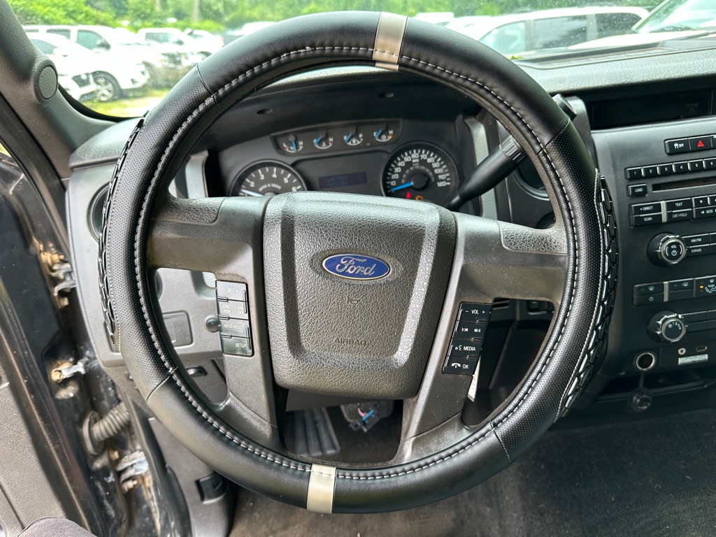 Photo 13 of this FORD F150 XL