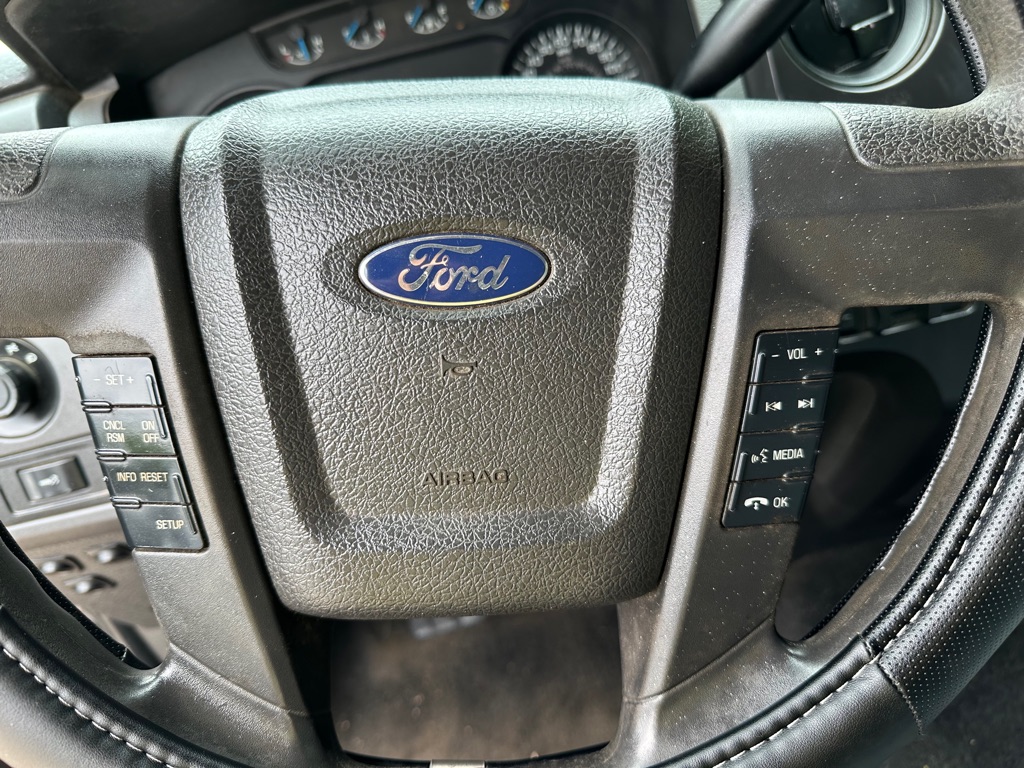 Photo 12 of this FORD F150 XL