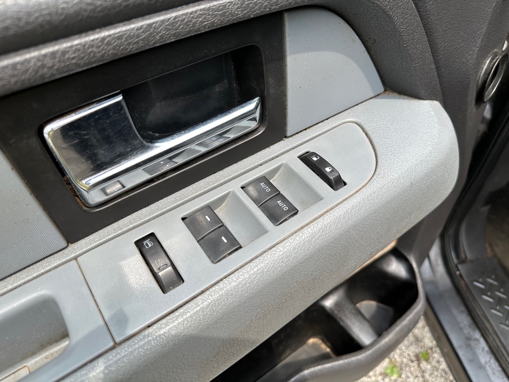 Photo 17 of this FORD F150 XL