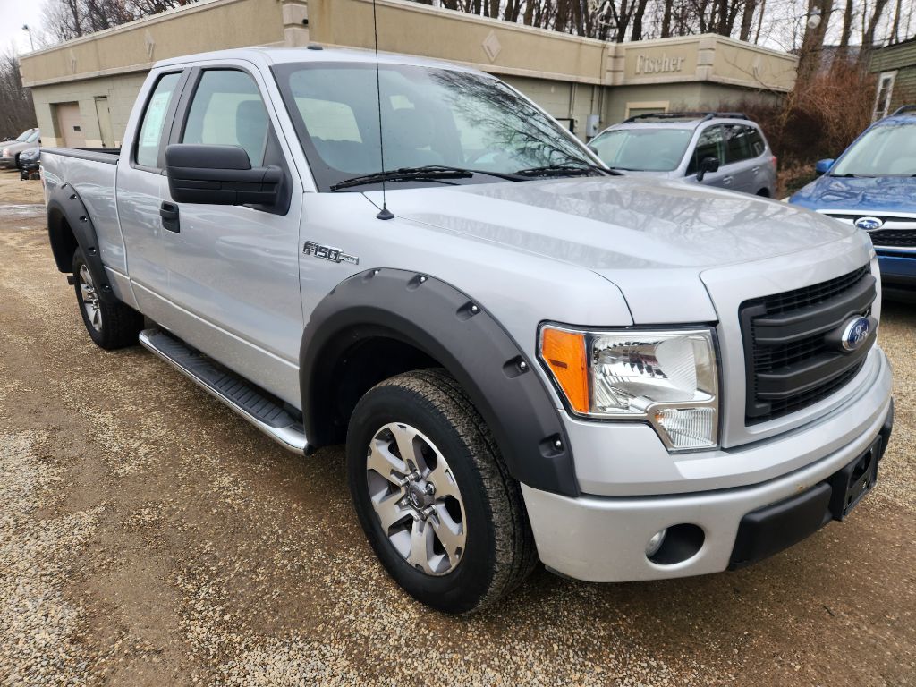 Photo 3 of this FORD F150