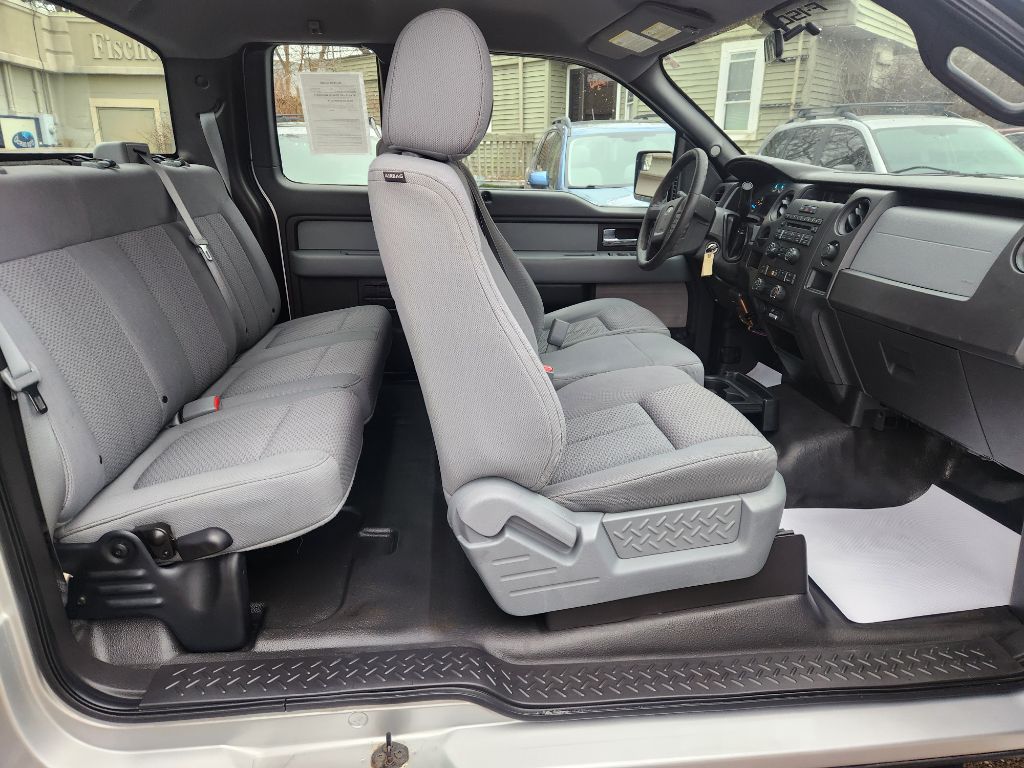 Photo 7 of this FORD F150