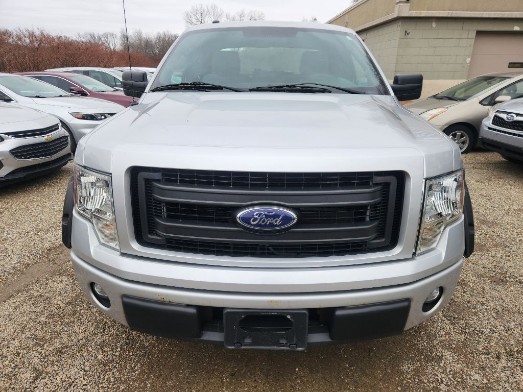 Photo 2 of this FORD F150