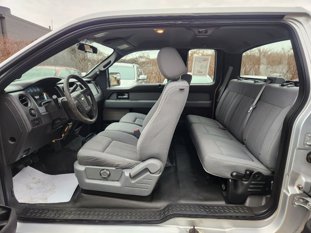 Photo 10 of this FORD F150
