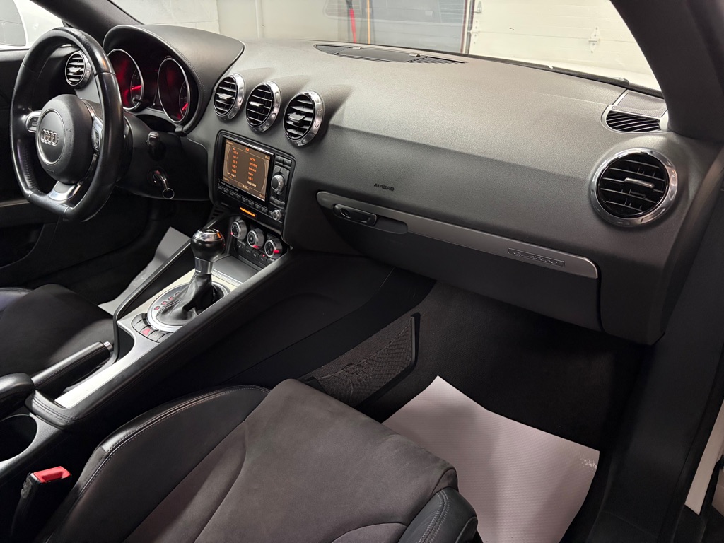 Photo 27 of this AUDI TT