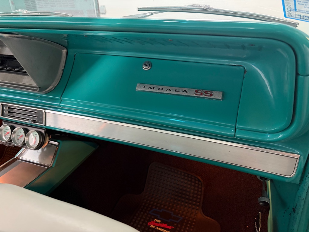 Photo 34 of this CHEVROLET IMPALA