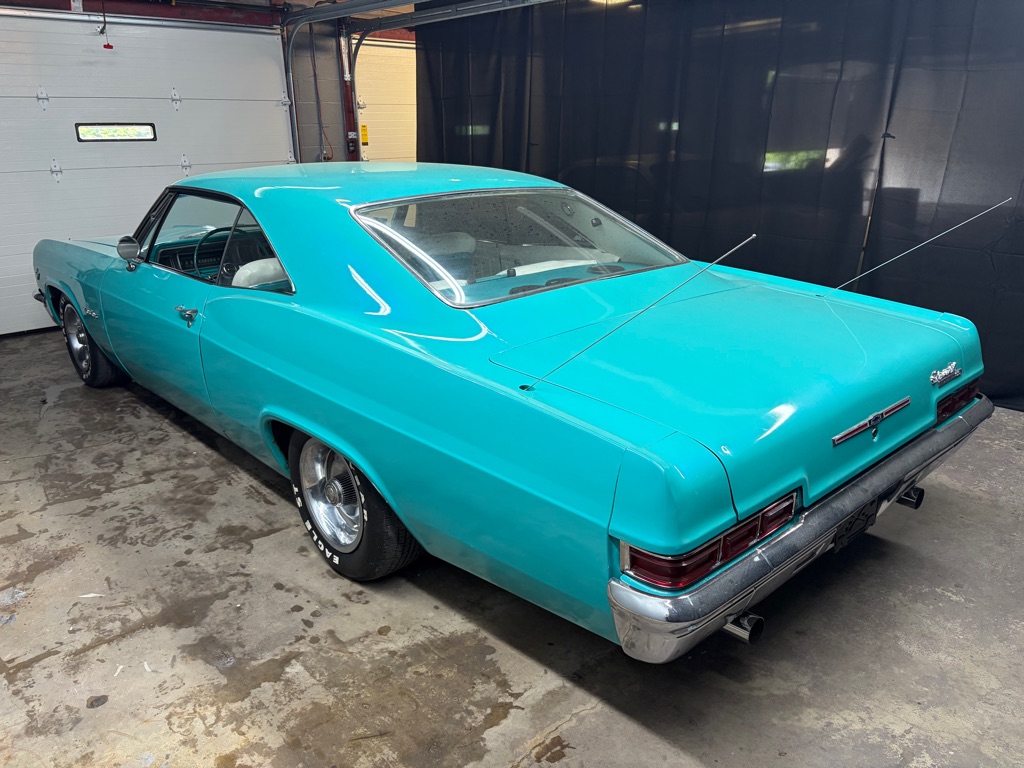 Photo 9 of this CHEVROLET IMPALA