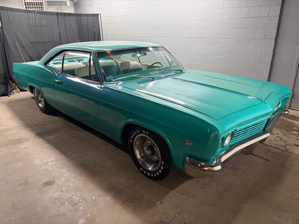 Photo 18 of this CHEVROLET IMPALA