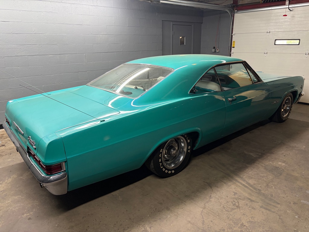 Photo 11 of this CHEVROLET IMPALA