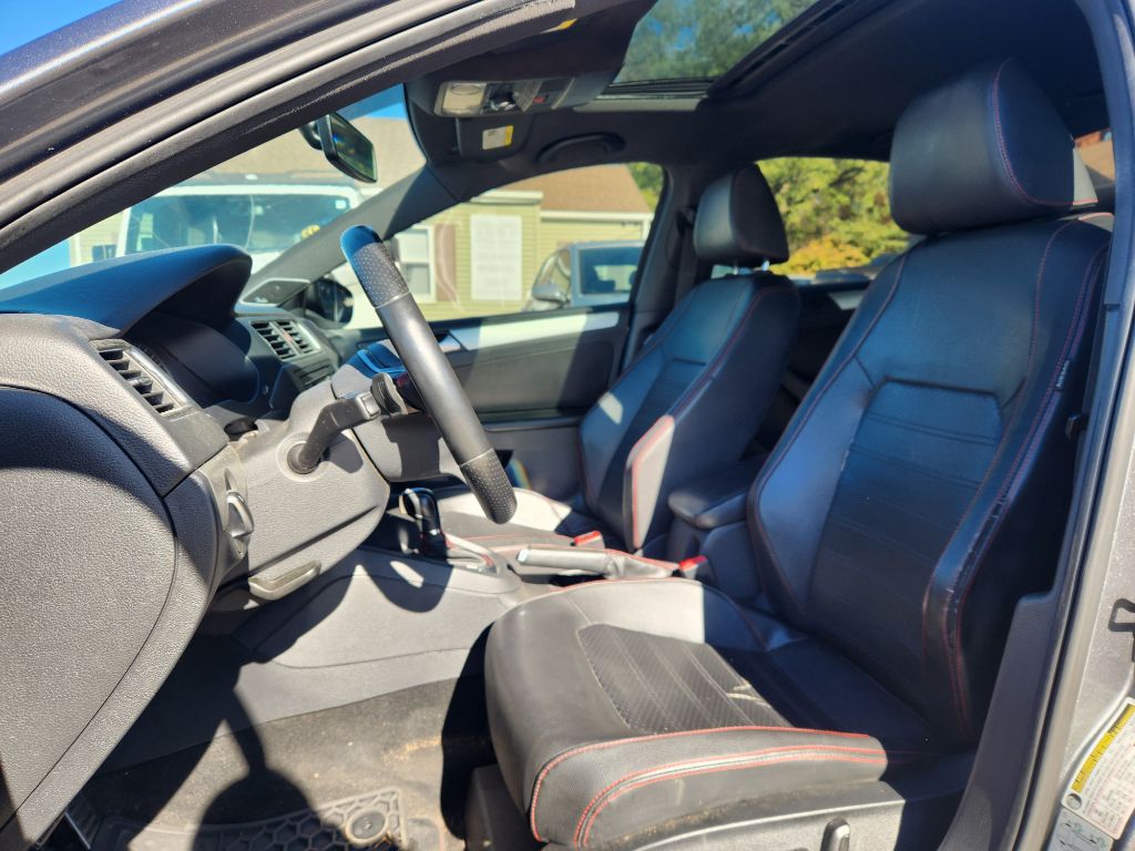 Photo 11 of this VOLKSWAGEN JETTA