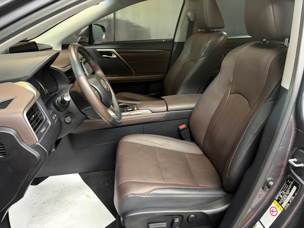 Photo 19 of this LEXUS RX