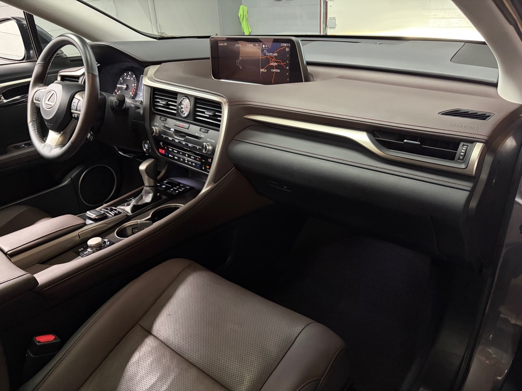 Photo 33 of this LEXUS RX