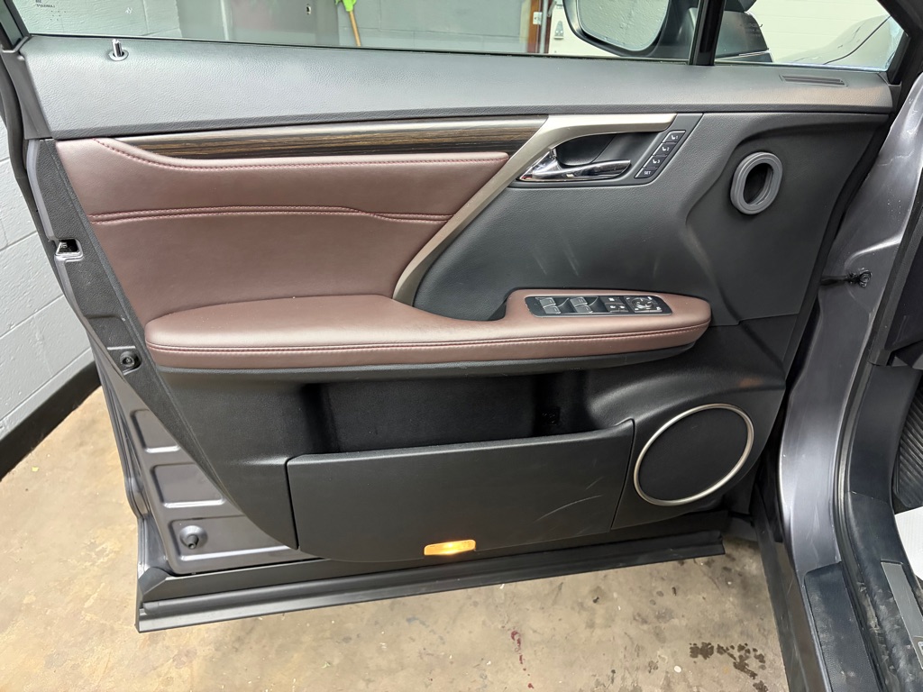 Photo 16 of this LEXUS RX