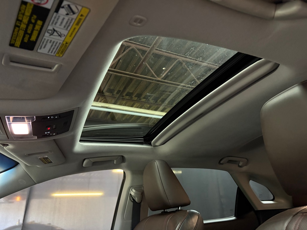 Photo 27 of this LEXUS RX