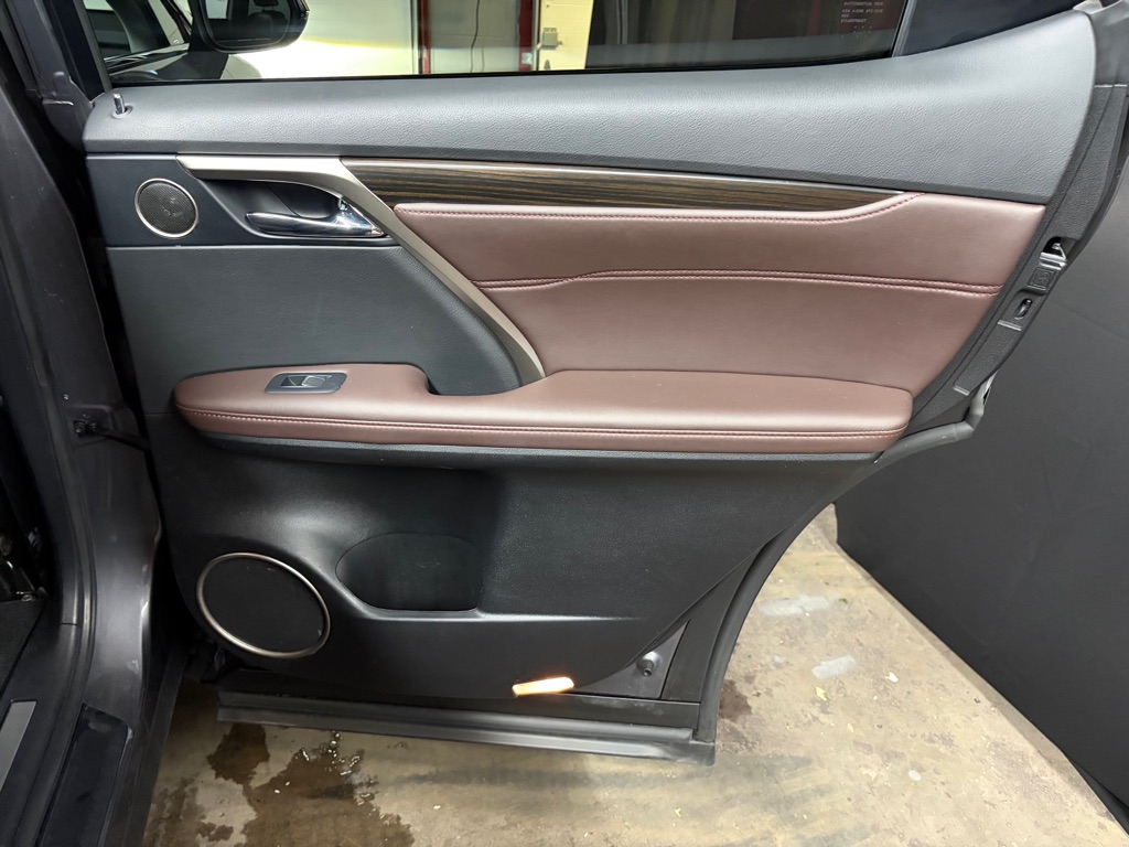 Photo 29 of this LEXUS RX