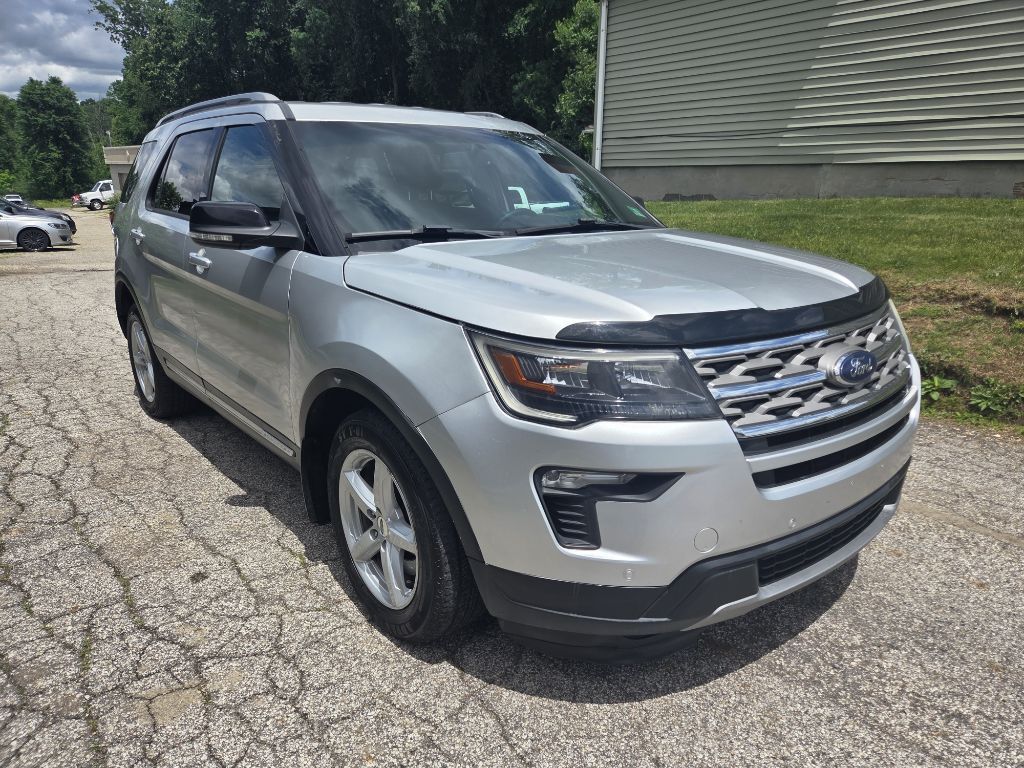Photo 3 of this FORD EXPLORER