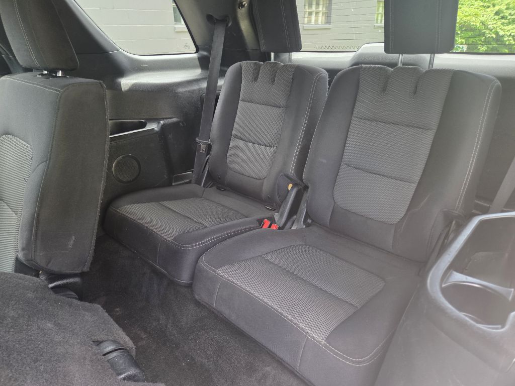 Photo 20 of this FORD EXPLORER