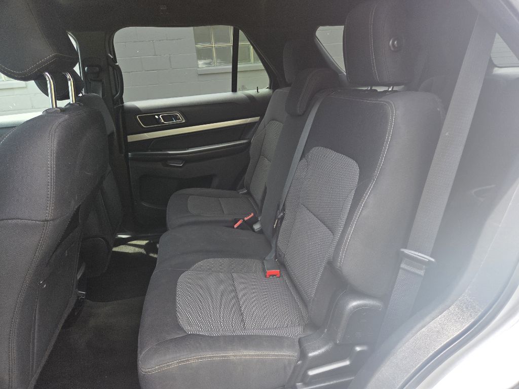 Photo 10 of this FORD EXPLORER