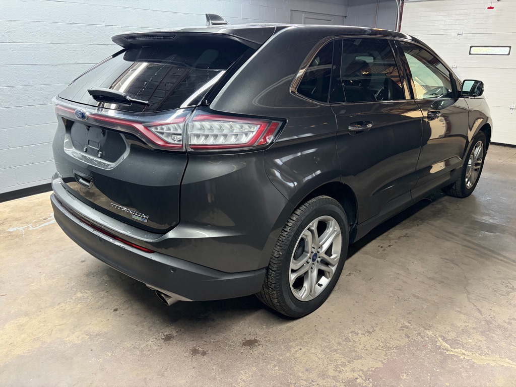 Photo 8 of this FORD EDGE