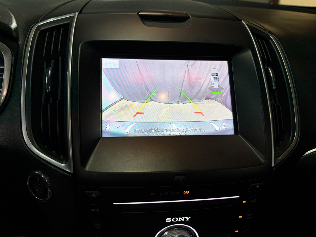 Photo 24 of this FORD EDGE