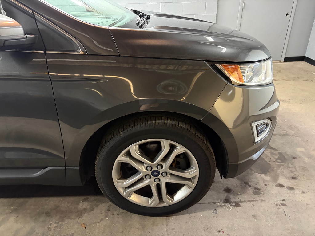 Photo 12 of this FORD EDGE
