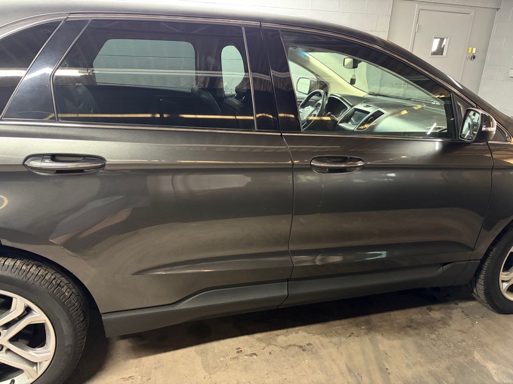 Photo 11 of this FORD EDGE