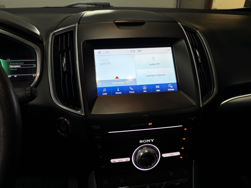 Photo 23 of this FORD EDGE