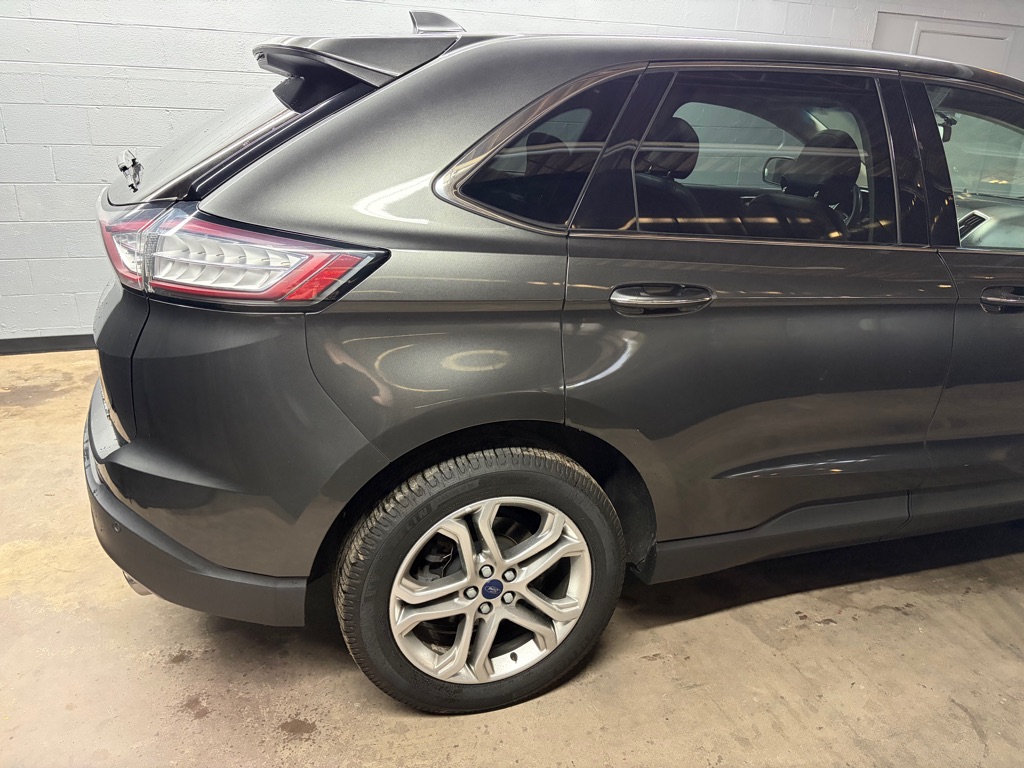 Photo 9 of this FORD EDGE
