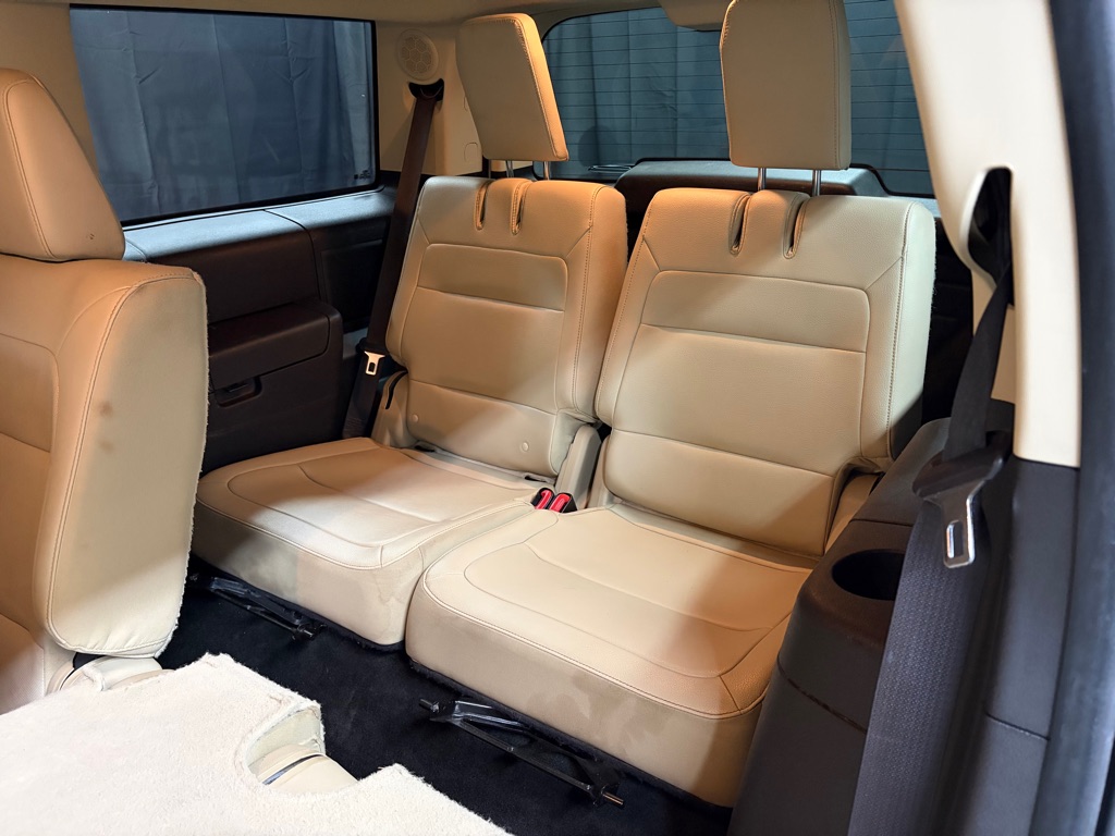 Photo 19 of this FORD FLEX