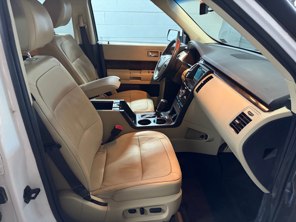 Photo 27 of this FORD FLEX