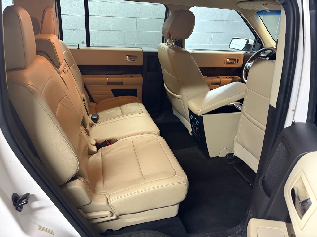 Photo 25 of this FORD FLEX