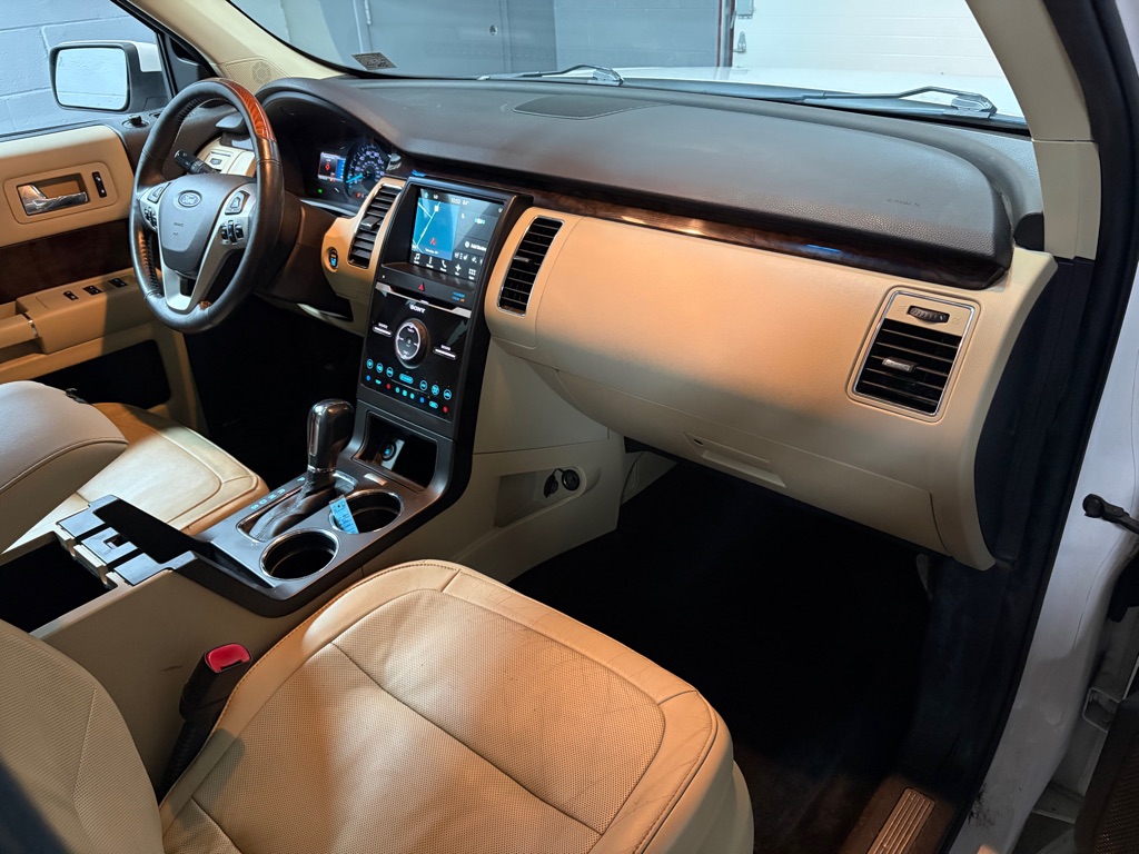 Photo 28 of this FORD FLEX