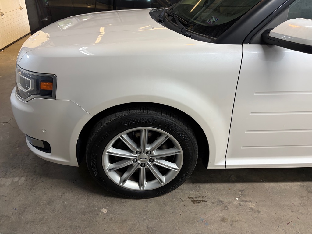 Photo 2 of this FORD FLEX