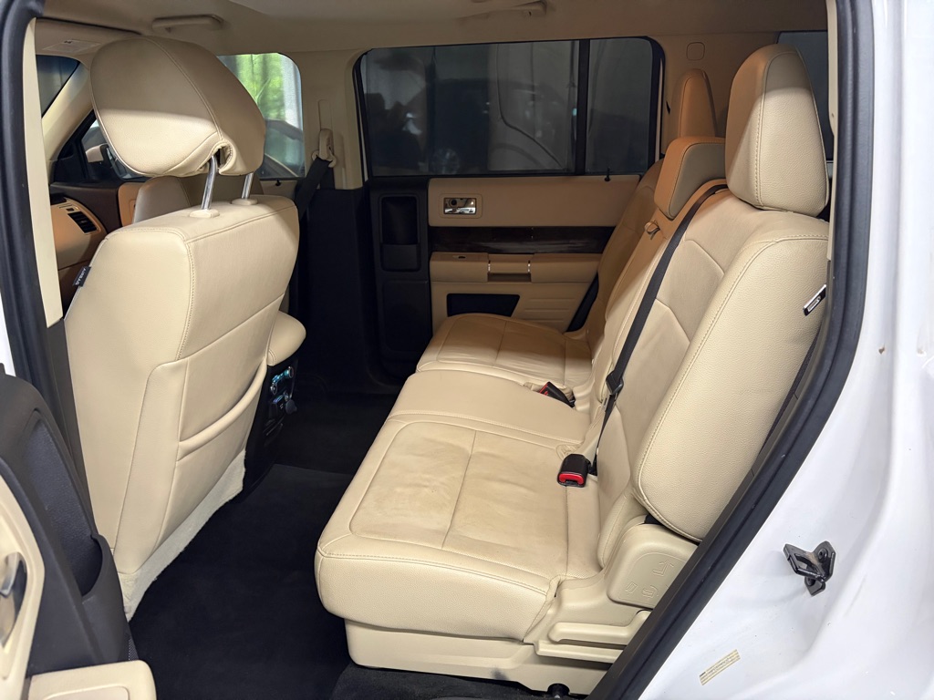 Photo 17 of this FORD FLEX