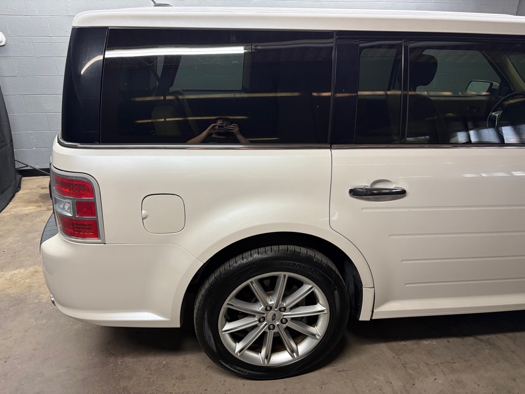 Photo 9 of this FORD FLEX