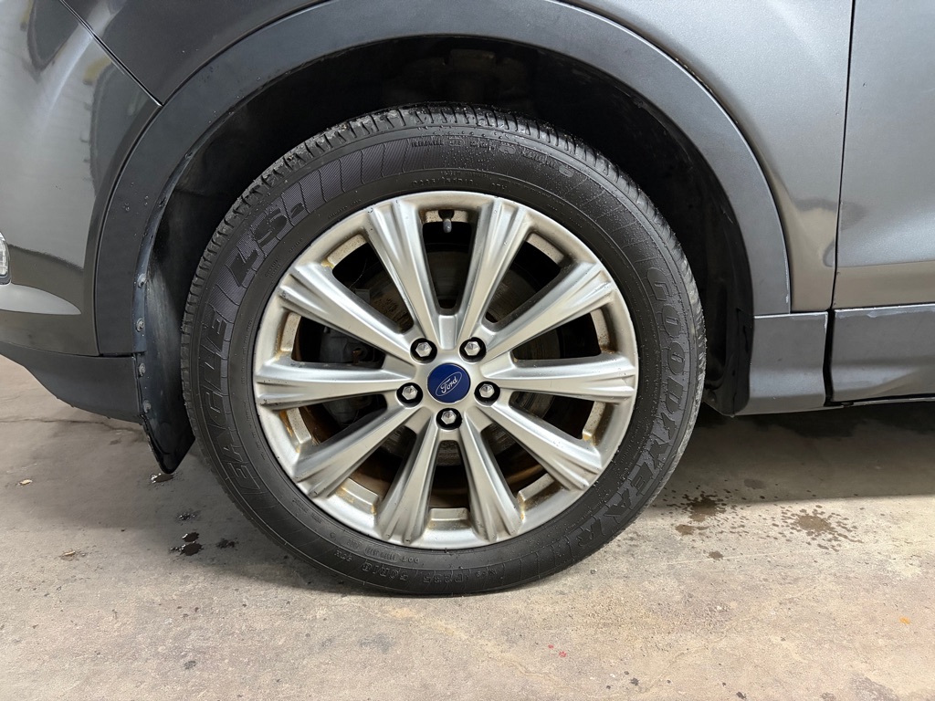 Photo 3 of this FORD ESCAPE