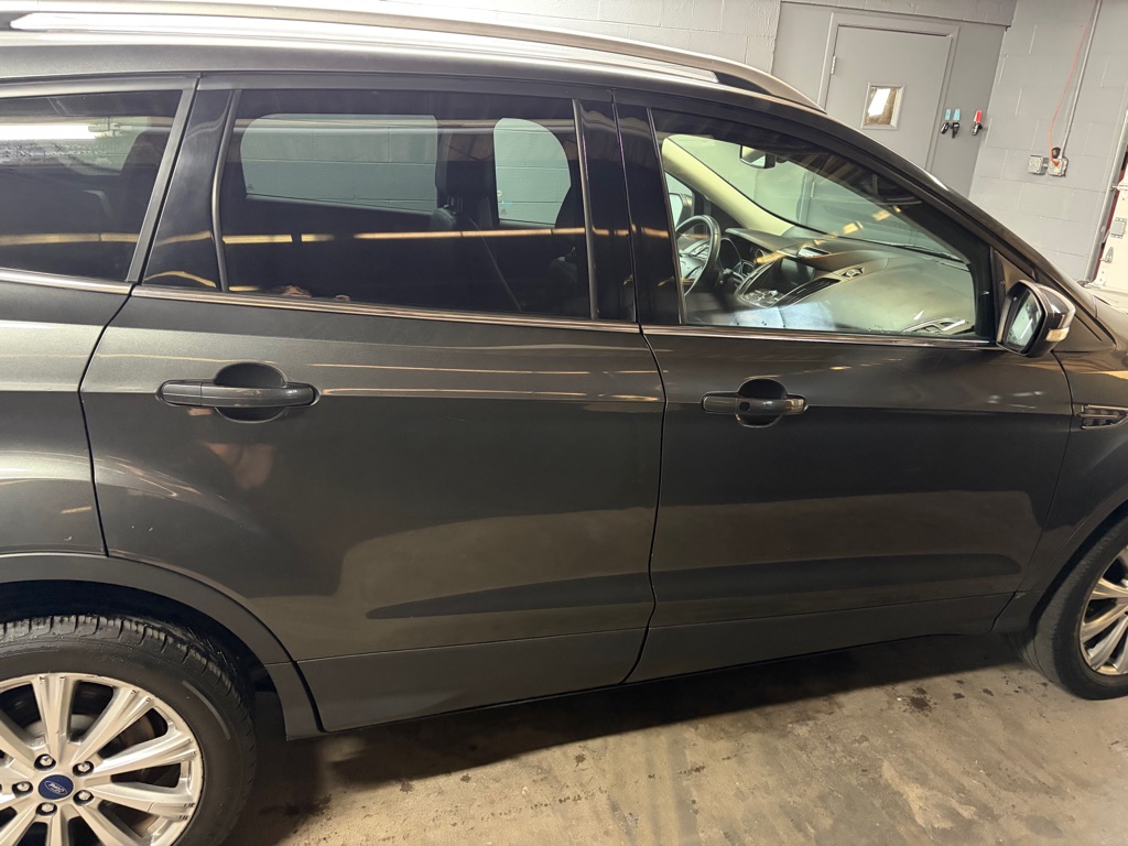 Photo 11 of this FORD ESCAPE
