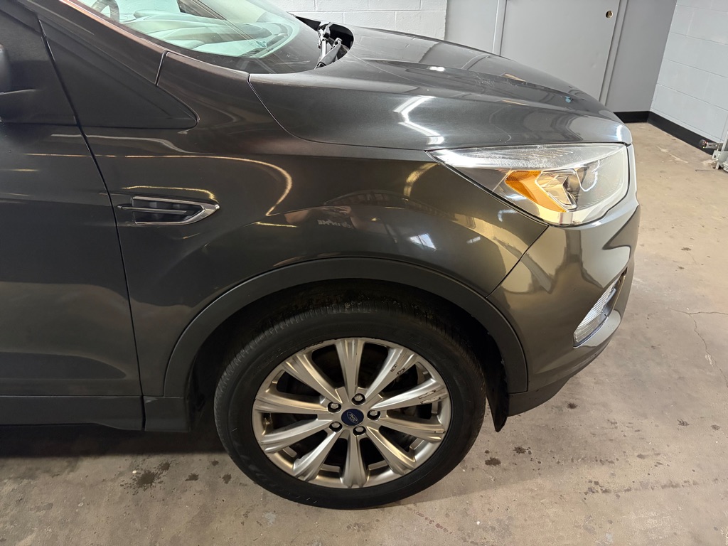 Photo 12 of this FORD ESCAPE