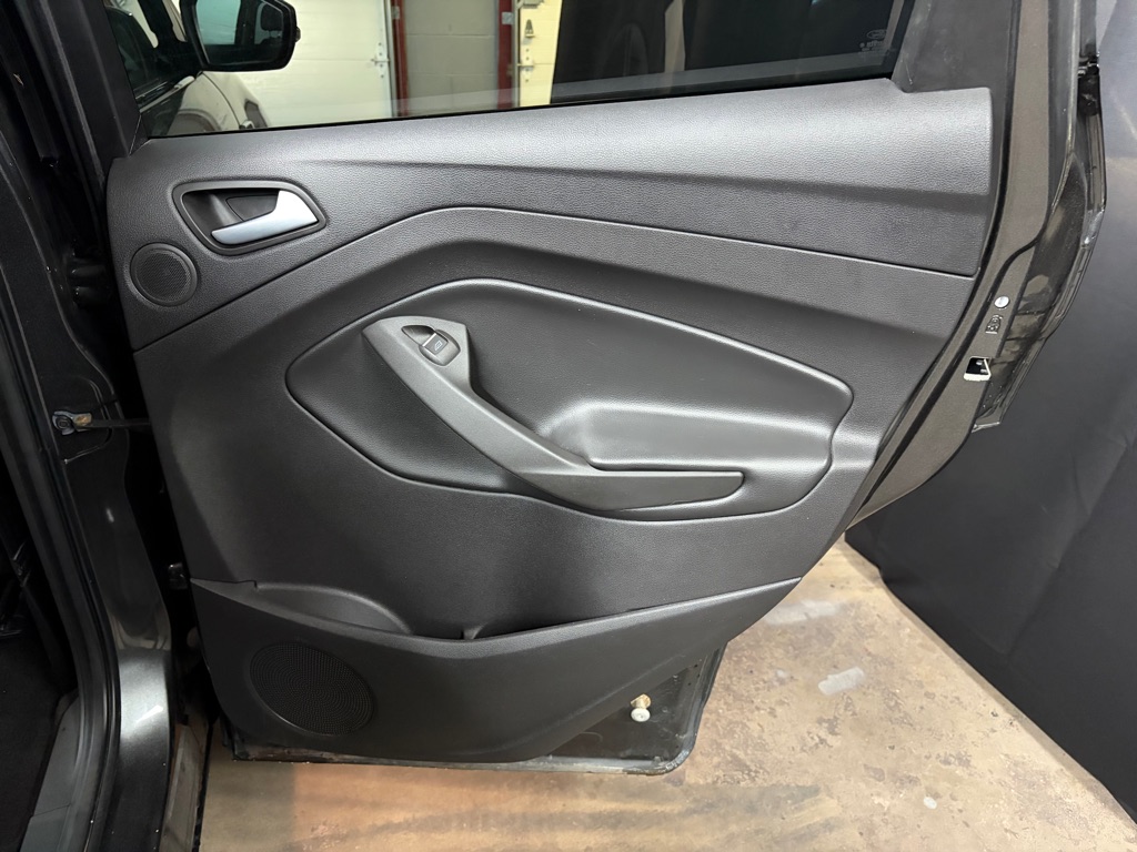 Photo 29 of this FORD ESCAPE