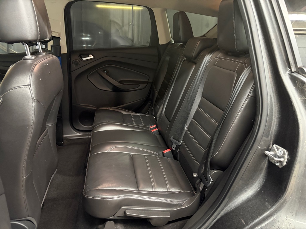 Photo 20 of this FORD ESCAPE