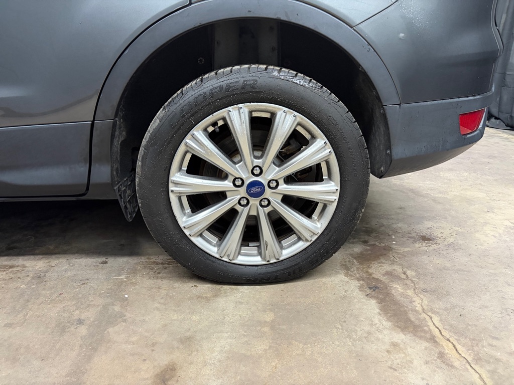 Photo 6 of this FORD ESCAPE