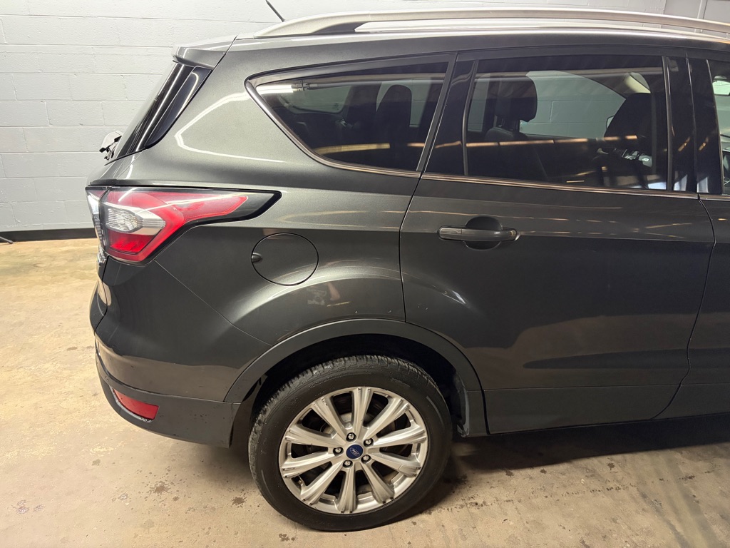 Photo 9 of this FORD ESCAPE