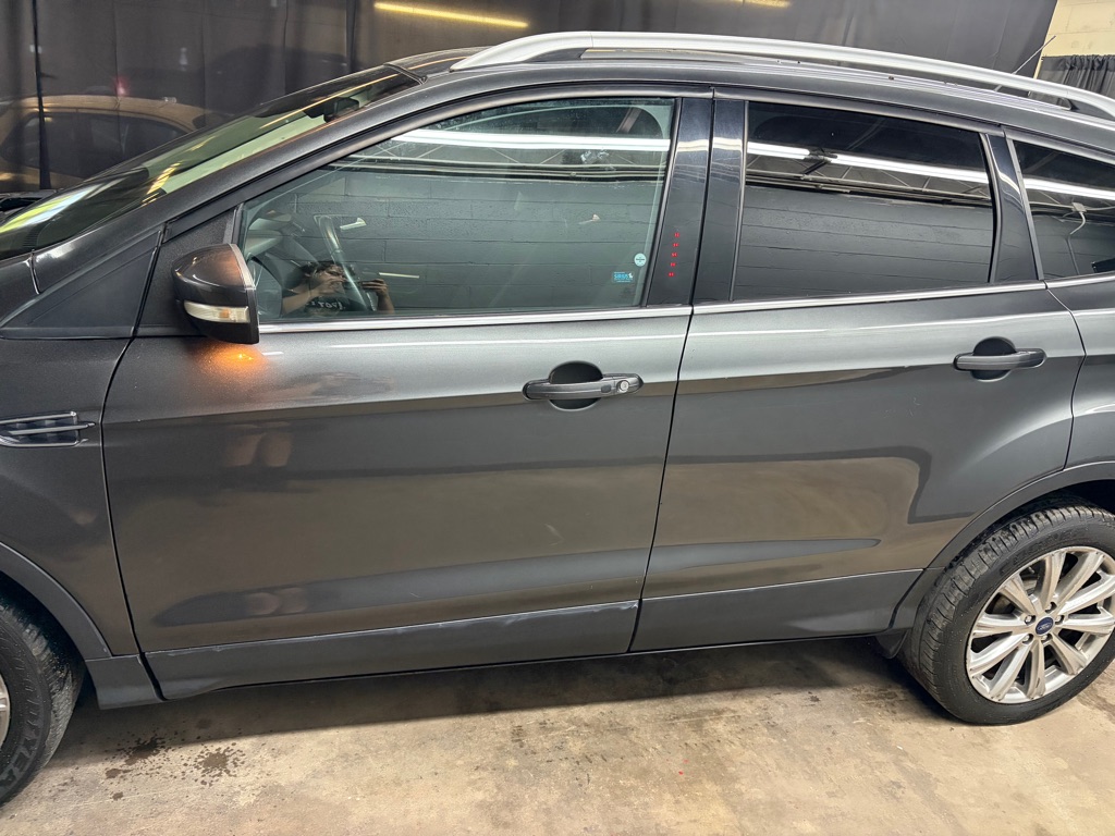 Photo 4 of this FORD ESCAPE
