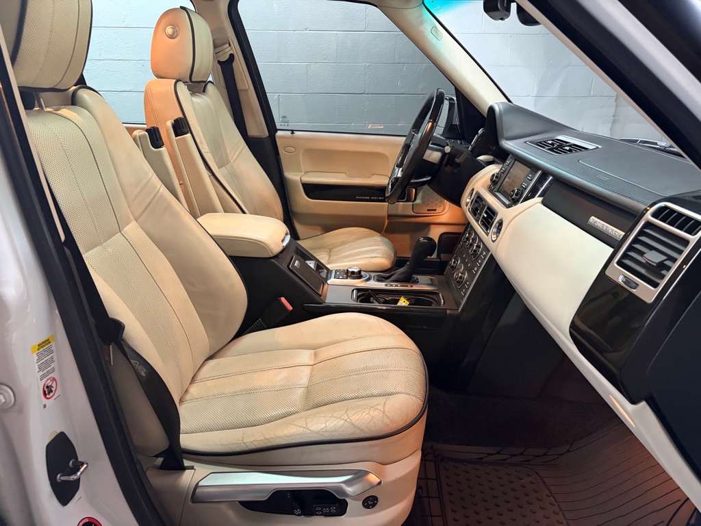 Photo 34 of this LAND ROVER RANGE ROVER