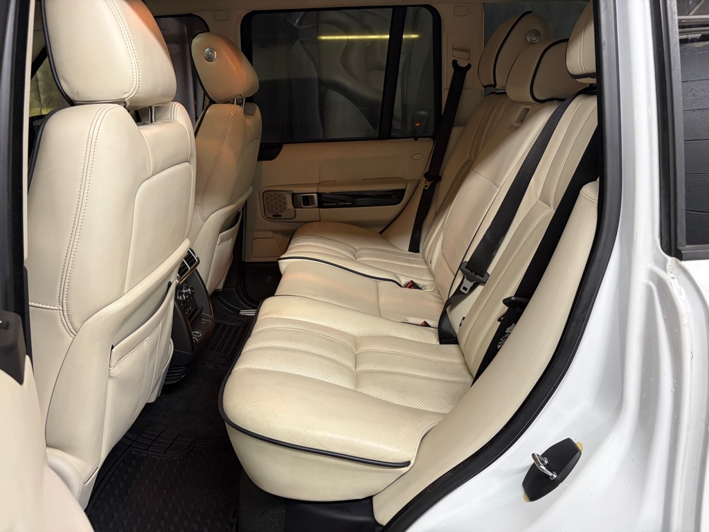 Photo 20 of this LAND ROVER RANGE ROVER