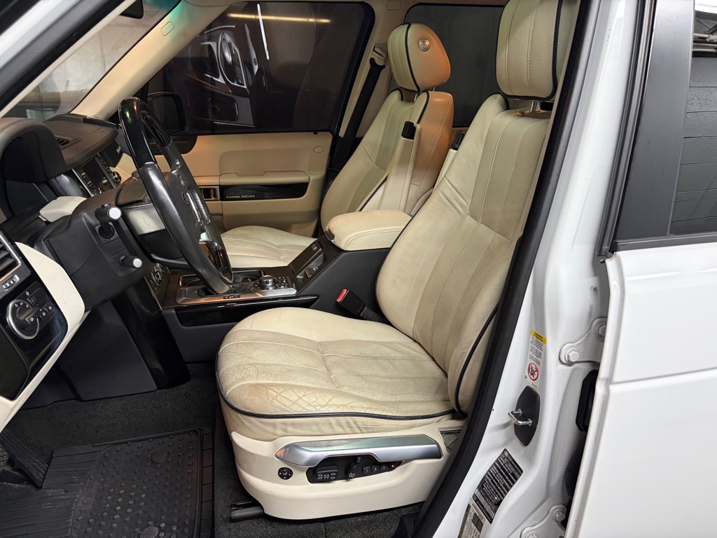 Photo 18 of this LAND ROVER RANGE ROVER