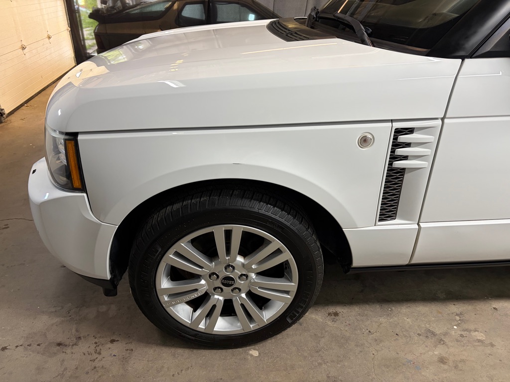 Photo 2 of this LAND ROVER RANGE ROVER